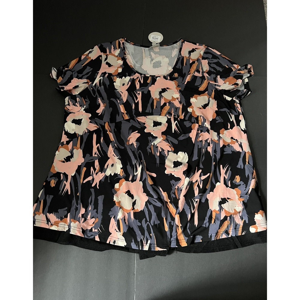 Zim & Zoe Woman plus sz 22/24W  Black  short slv NWT